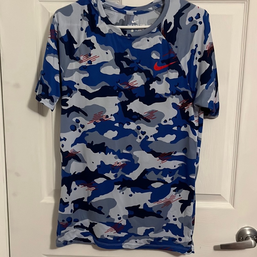Men’s Small Nike Dry Fit Camo Tshirt